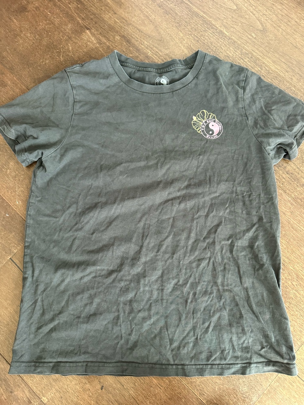 T&C Hawaii Short Sleeve Graphic Tees x 6 - Picture 10 of 13